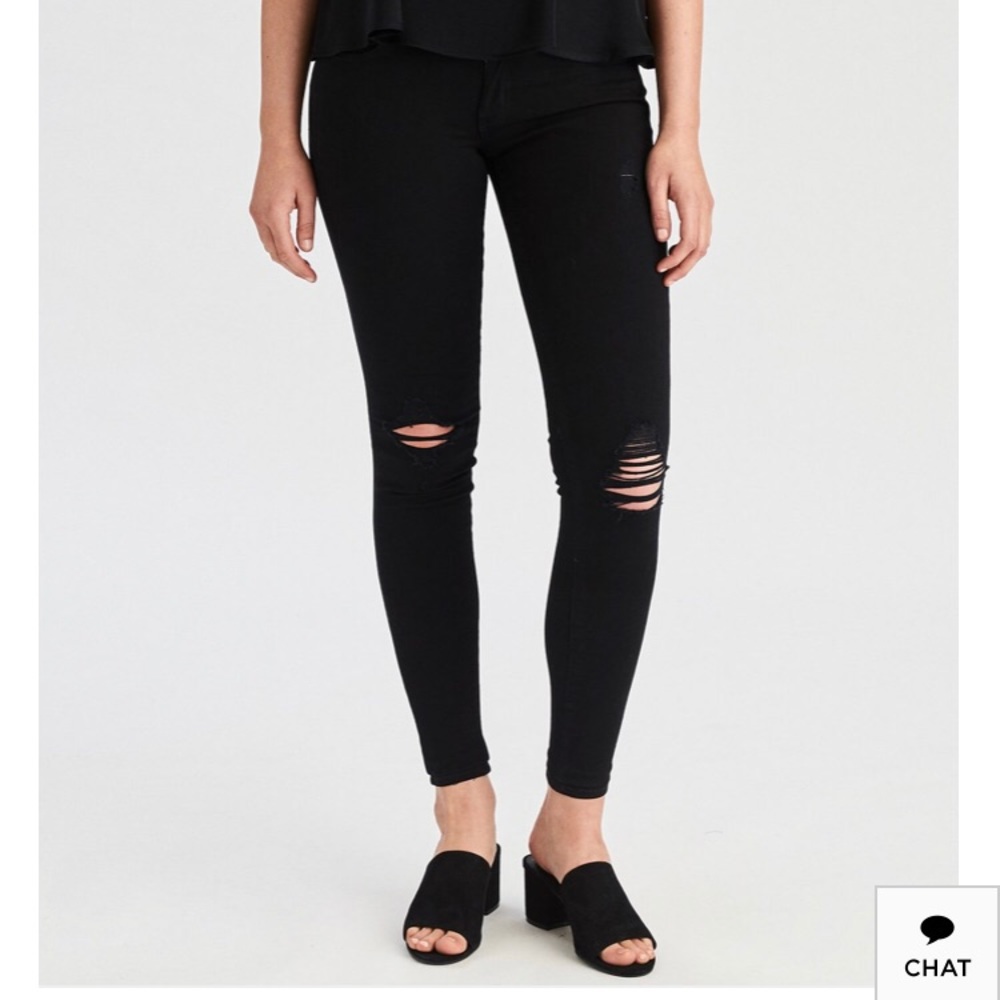 AMERICAN EAGLE black ripped jeans